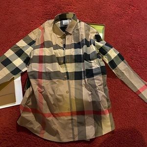 Burberry long sleeve button up LG